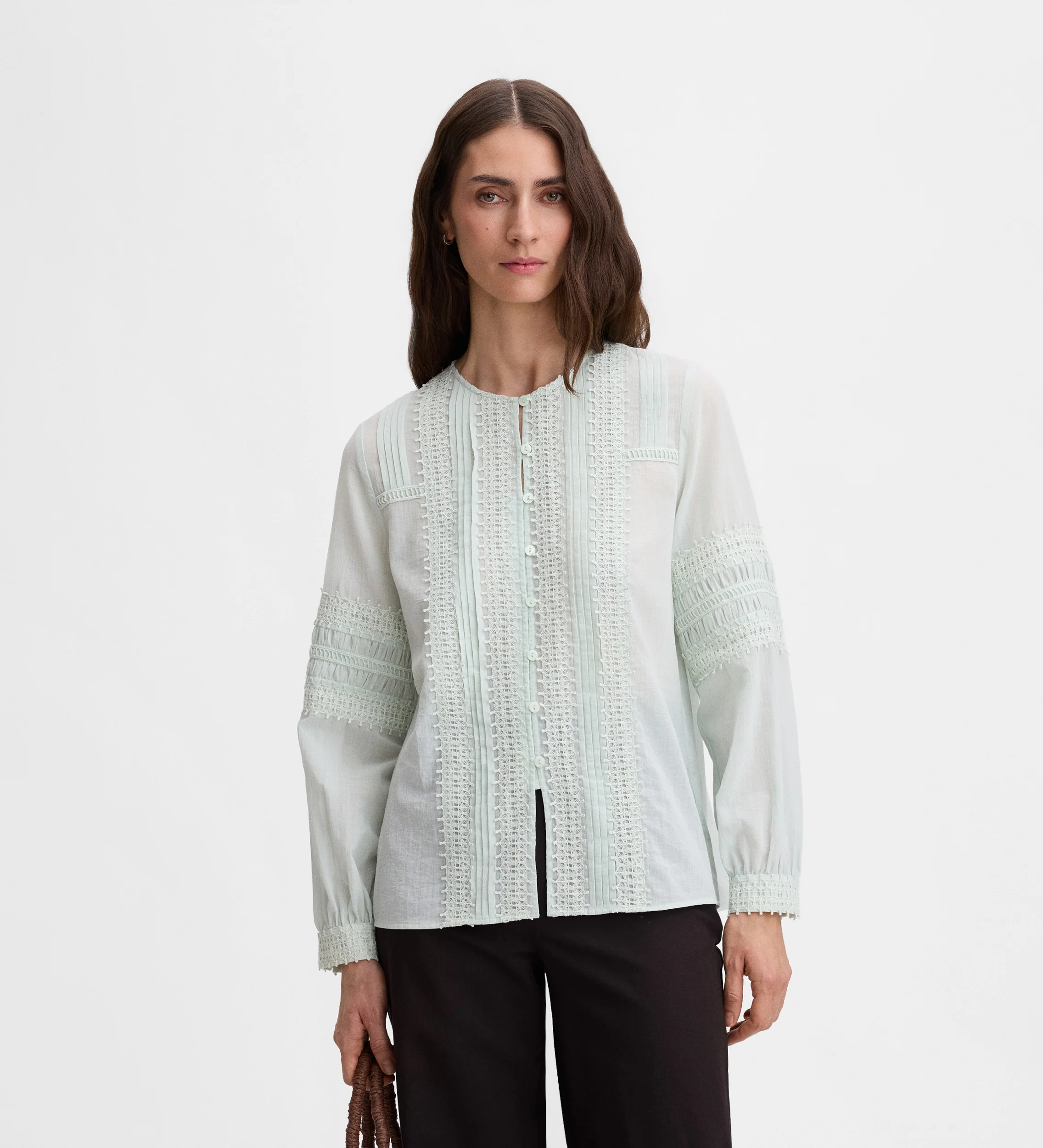 Blusa con pasamanerias - Image 3