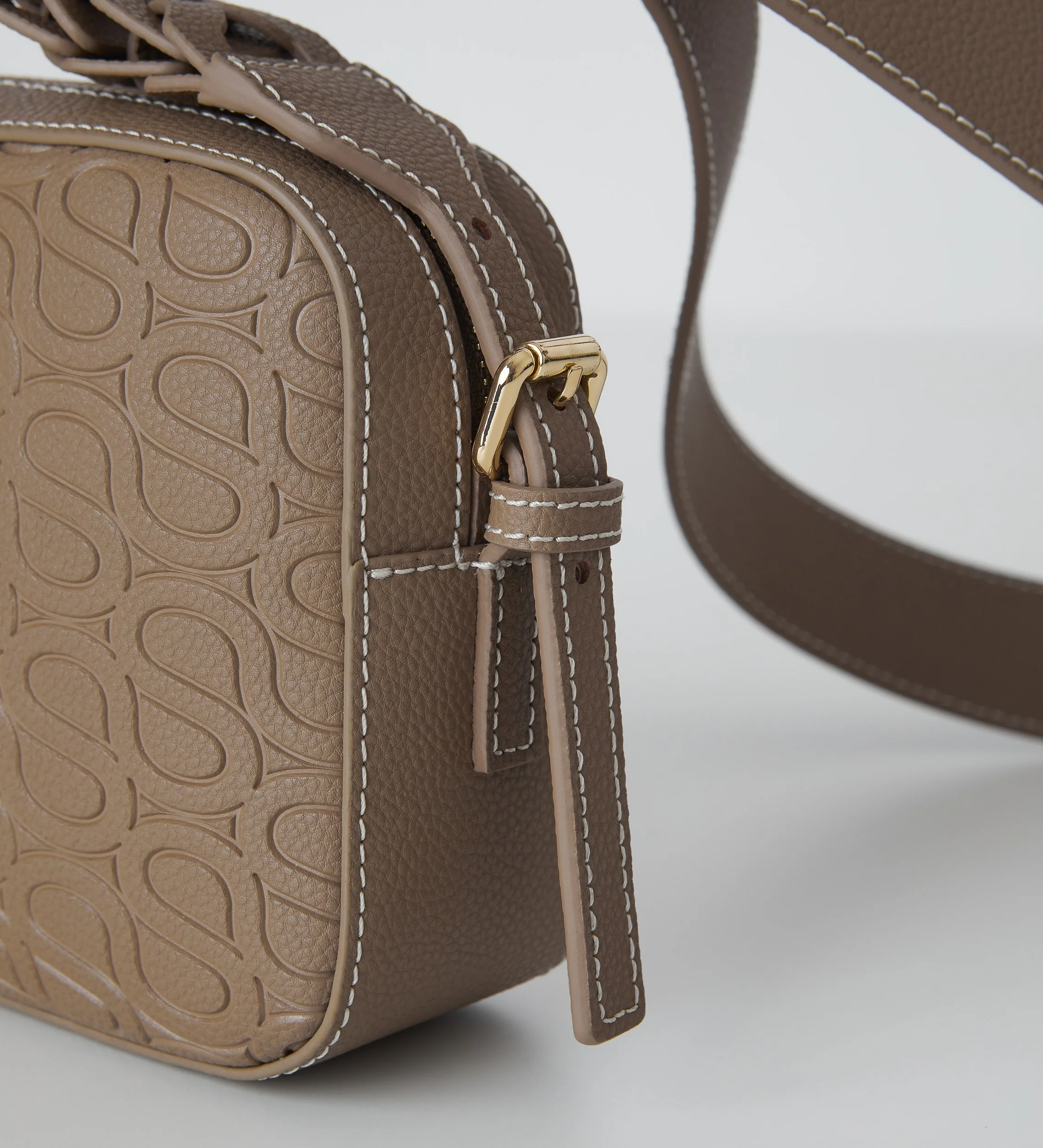 Bolso logo grabado - Image 4