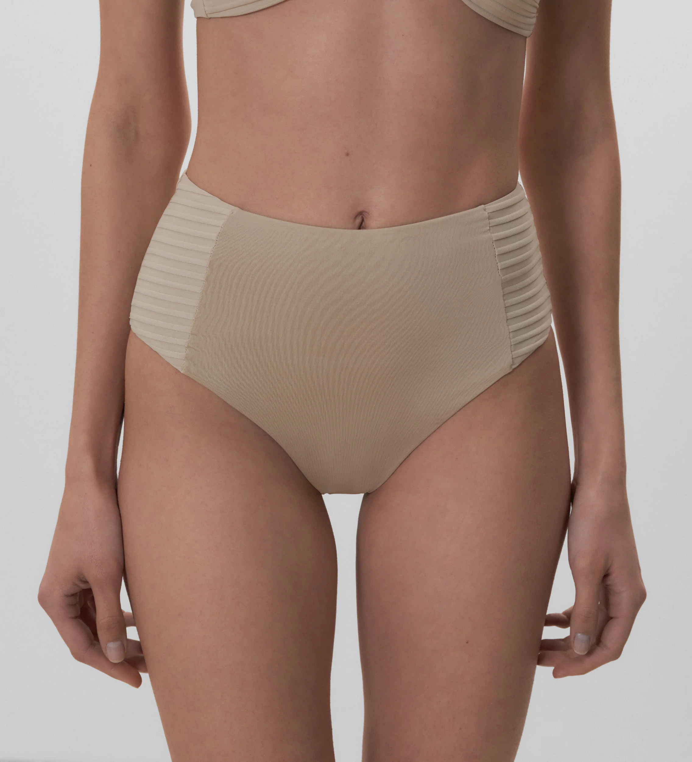 Braguita de bikini tiro alto - Image 3