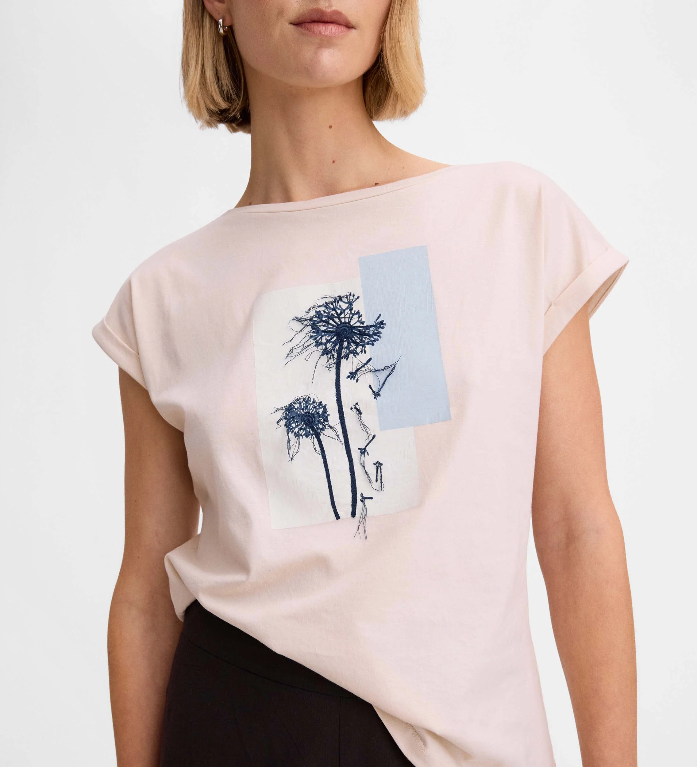 Camiseta con bordado - Image 4