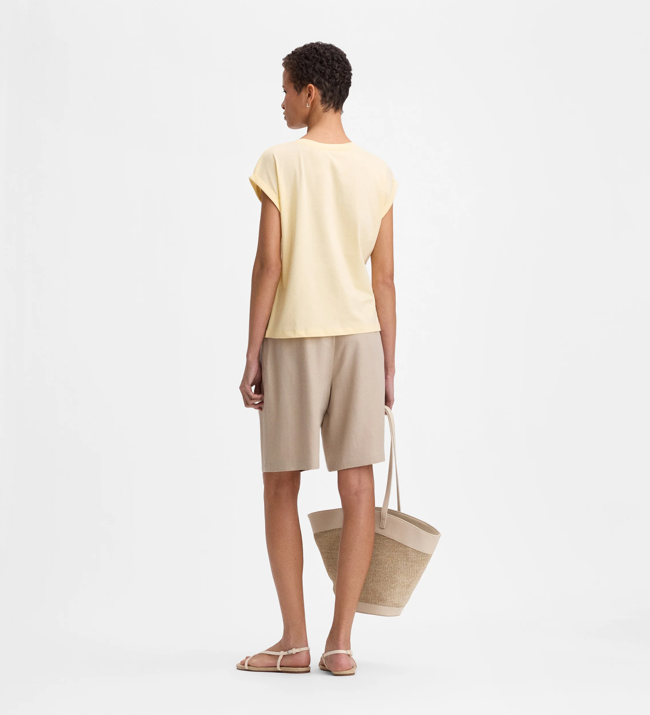 Camiseta con bordado - Image 4