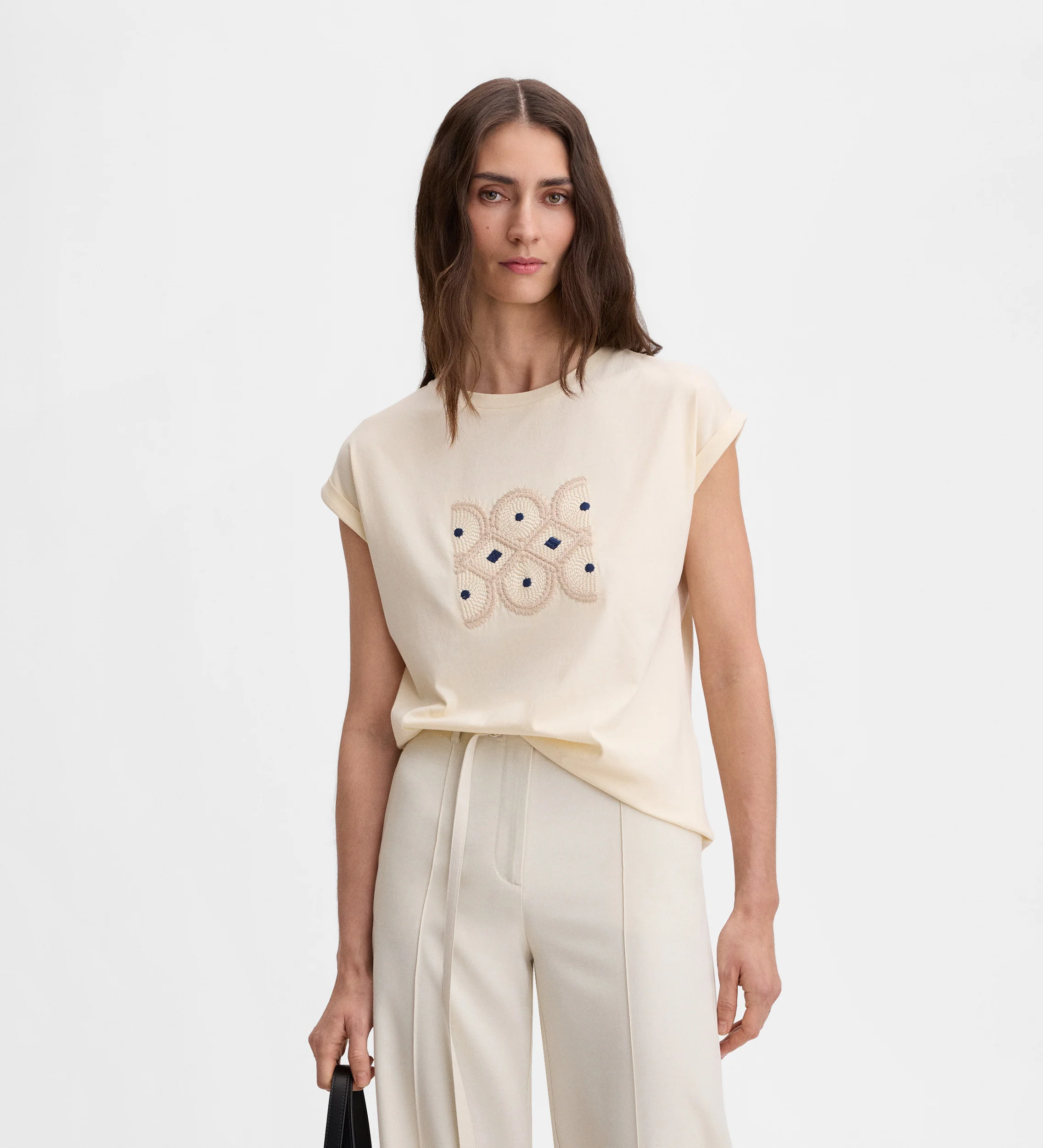 Camiseta con bordado - Image 3