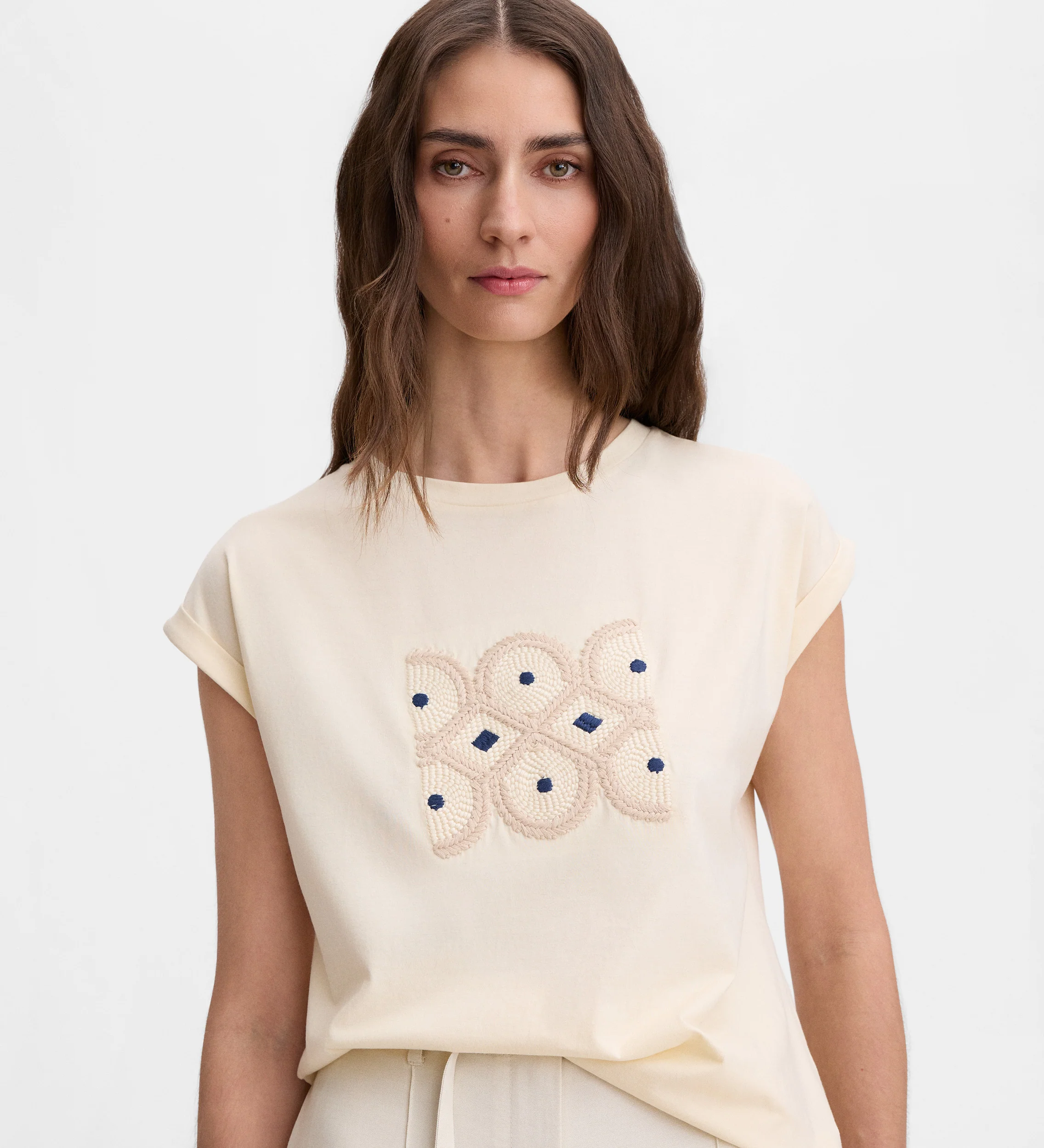 Camiseta con bordado - Image 4