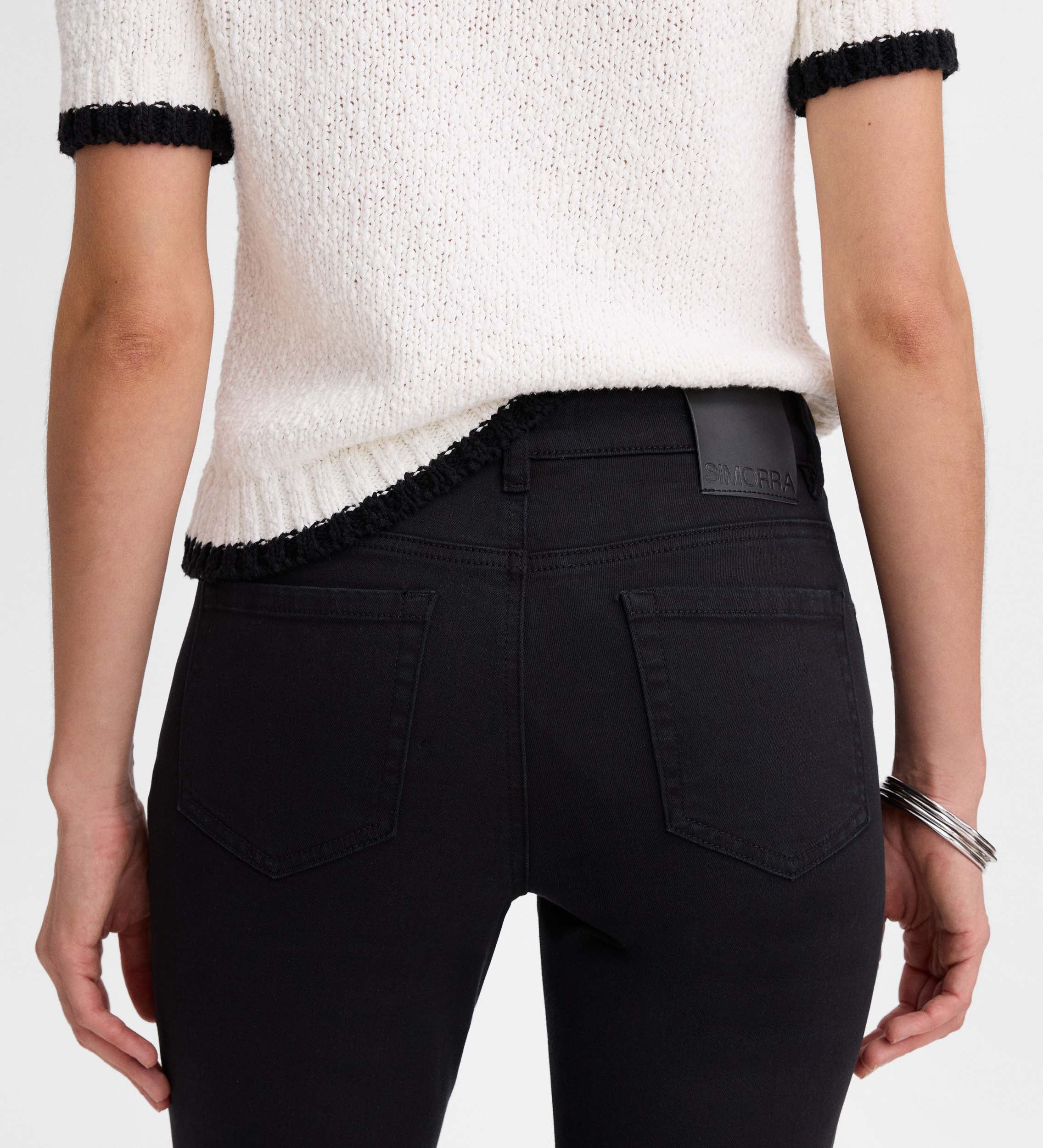 Pantalón crop acampanado - Image 5
