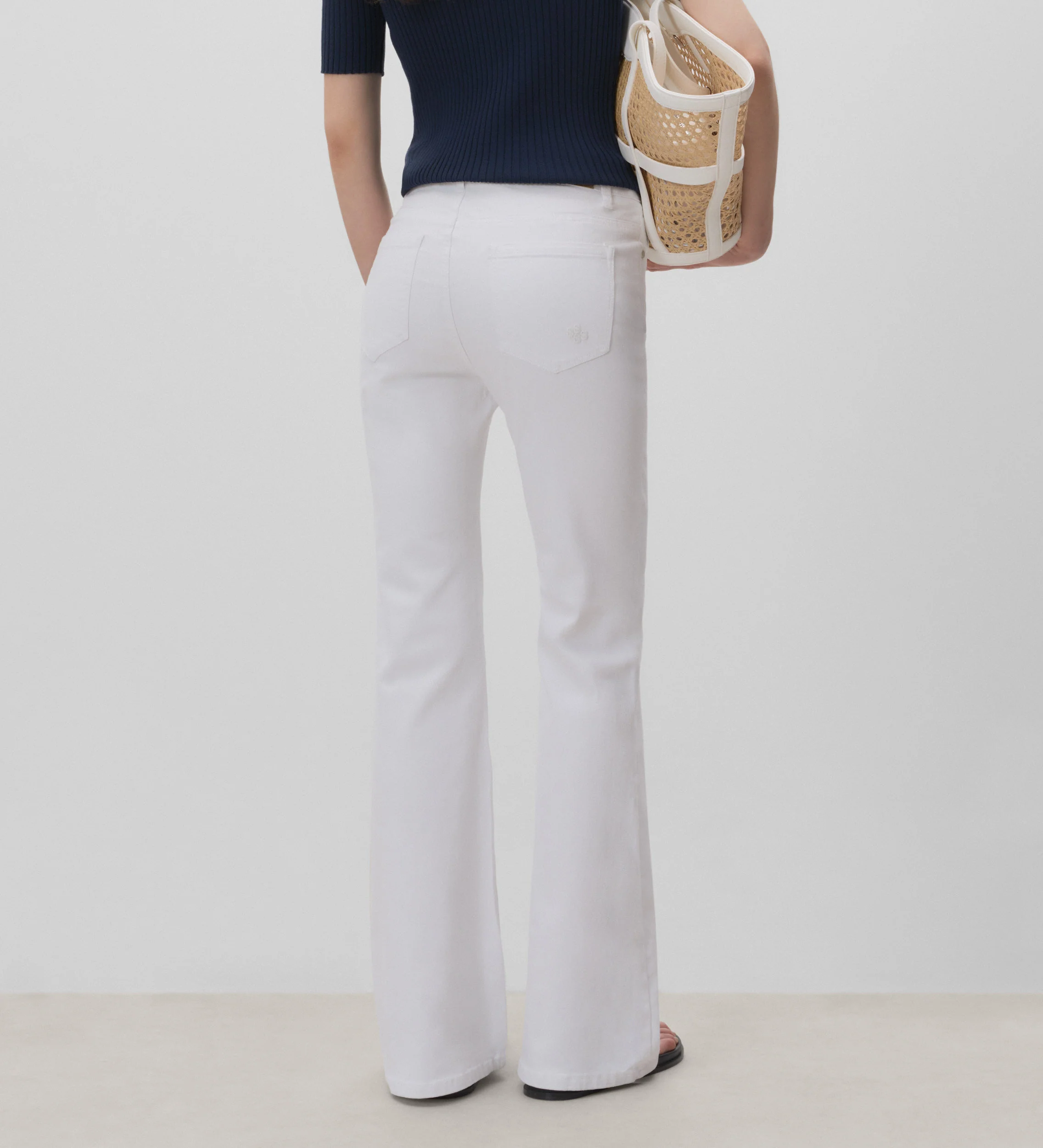 Pantalón vaquero acampanado - Image 5