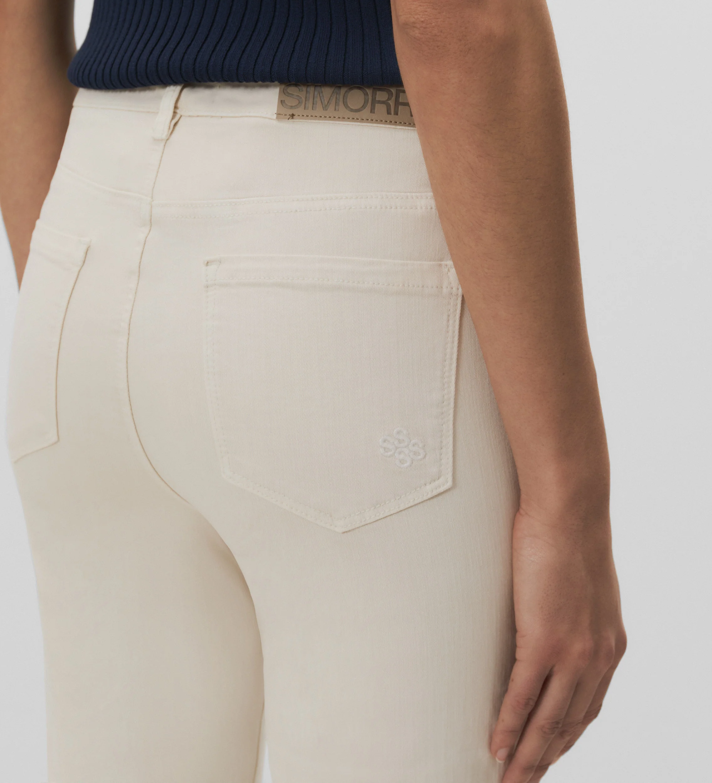 Pantalón vaquero acampanado - Image 4