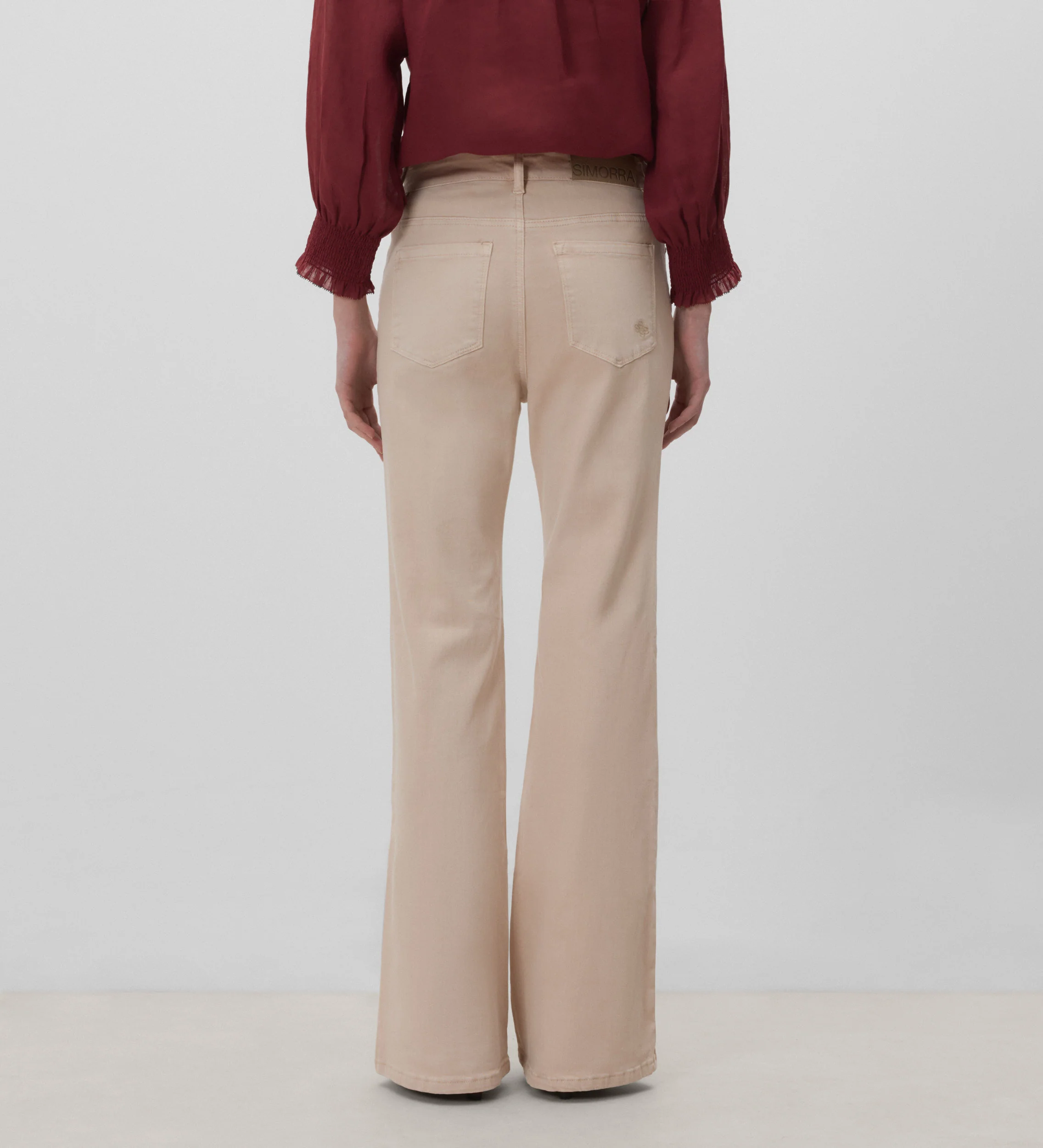 Pantalón vaquero acampanado - Image 6