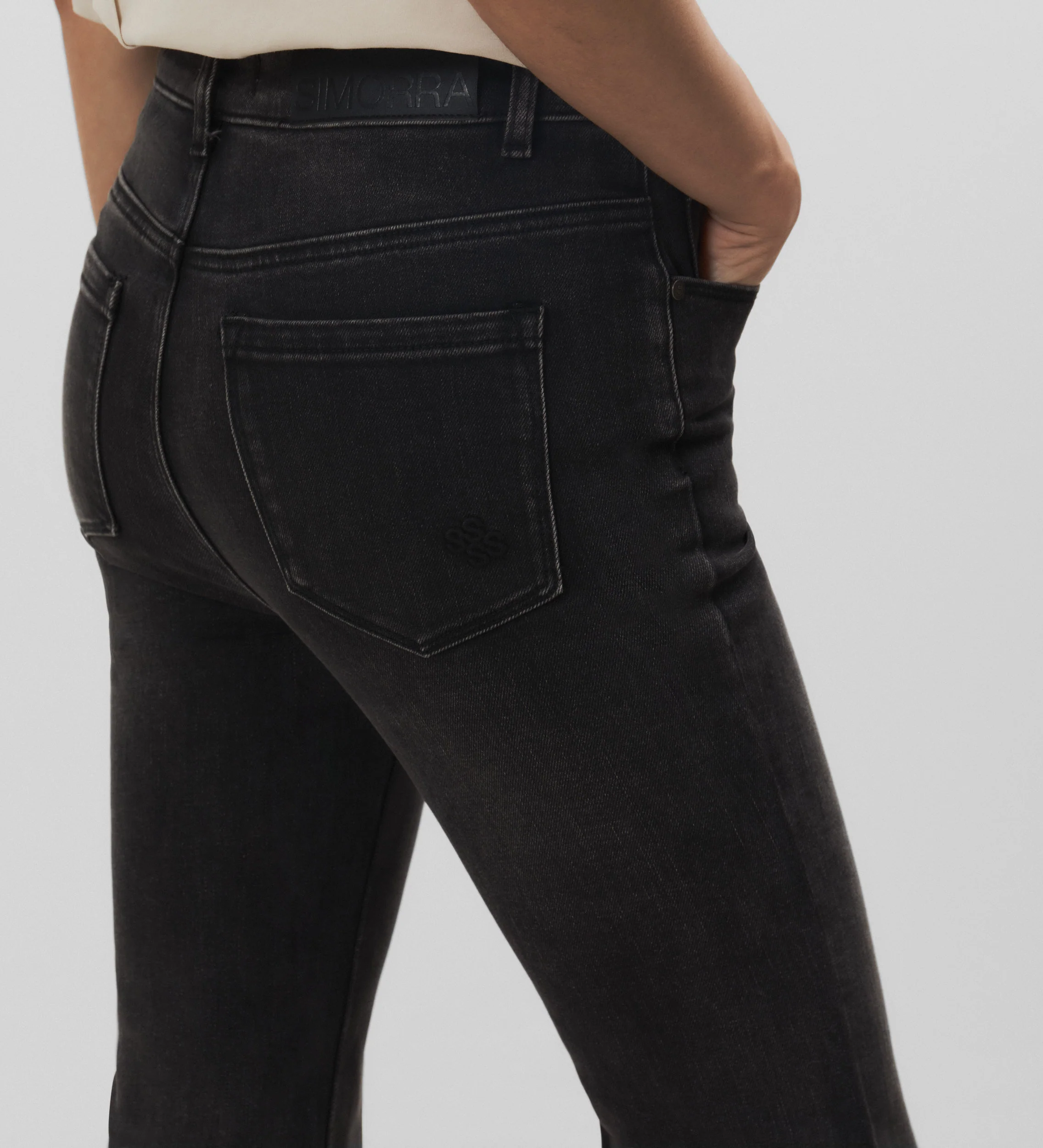 Pantalón vaquero acampanado - Image 4