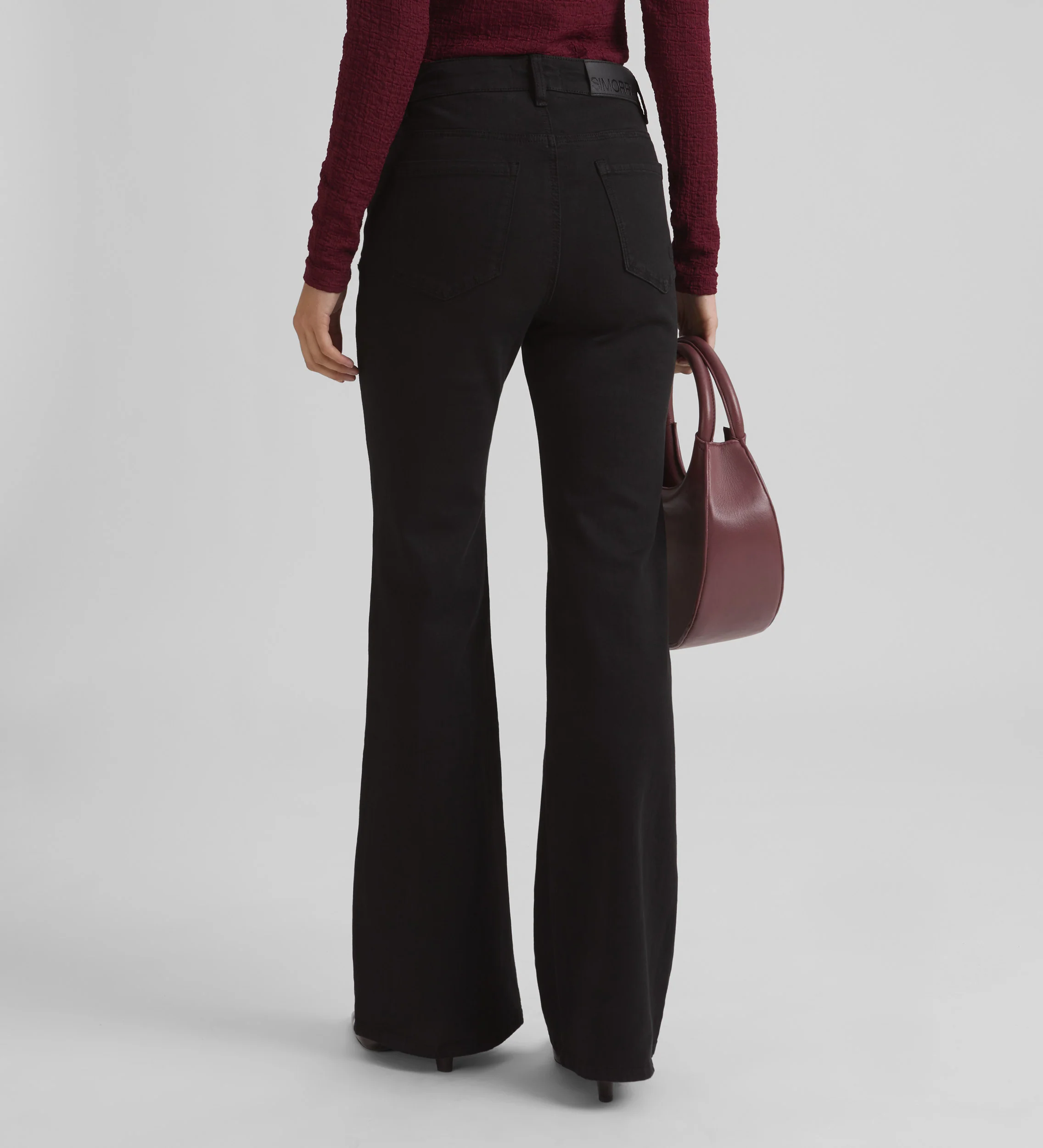 Pantalón vaquero acampanado - Image 6