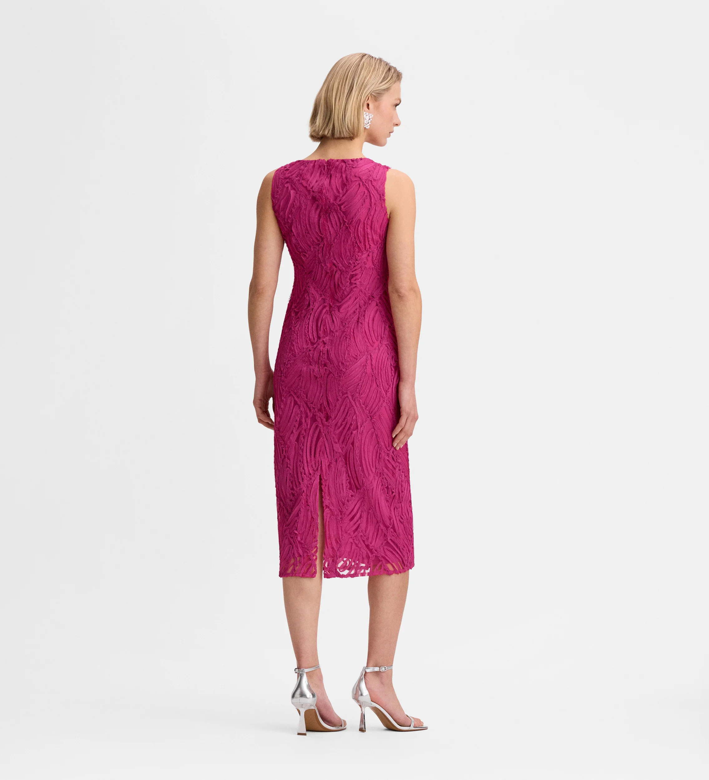 Vestido entallado bordado - Image 4